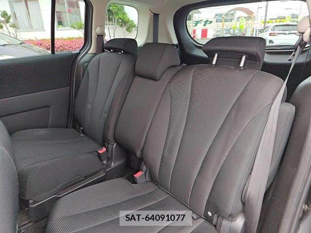 Mazda PREMACY 2017-04 7223588-26