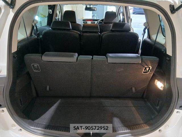 Mazda PREMACY 2017-06 7456801-9