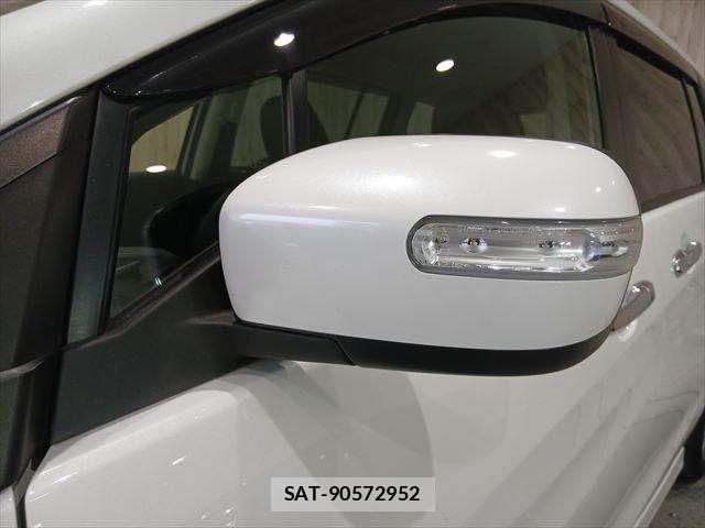 Mazda PREMACY 2017-06 7456801-26