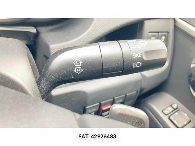 Mazda PREMACY 2016-02 7619194-19