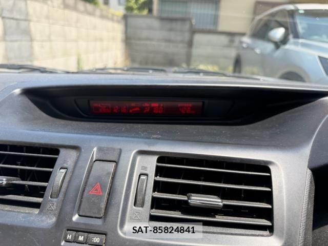 Mazda PREMACY 2013-07 7619198-19