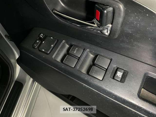 Mazda PREMACY 2015-12 8075131-14
