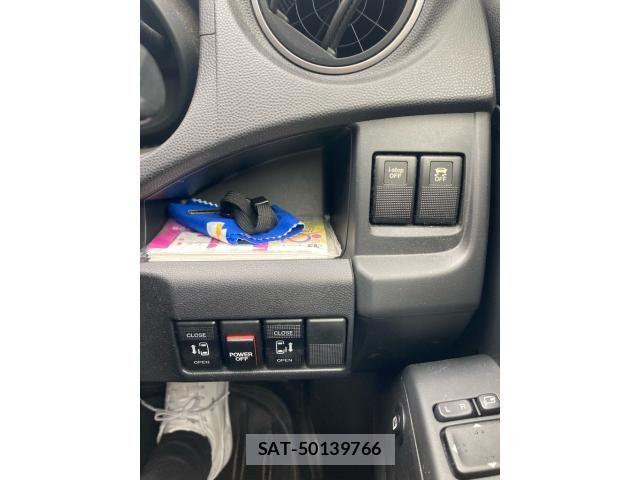 Mazda PREMACY 2013-12 8101221-13