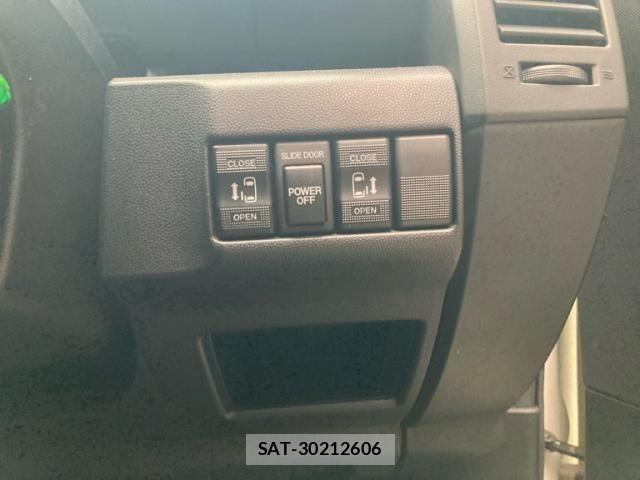 Mazda PREMACY 2008-08 8101222-23