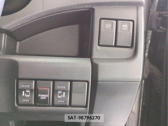 Mazda PREMACY 2013-11 8159014-12