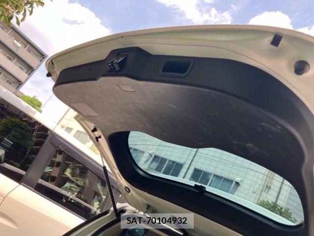 Mazda PREMACY 2013-08 8209563-26