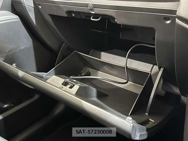Mazda PREMACY 2015-02 8209560-24