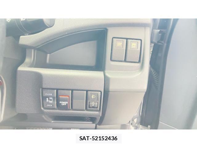 Mazda PREMACY 2012-04 8231312-17