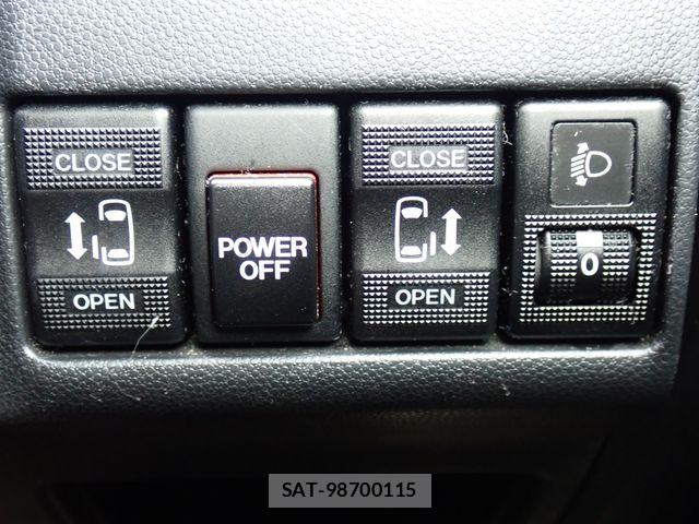 Mazda PREMACY 2015-12 8246342-19