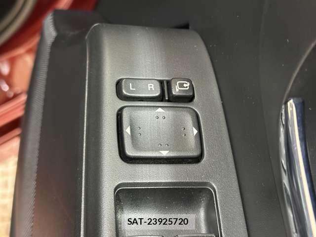 Mazda PREMACY 2011-06 8246343-17