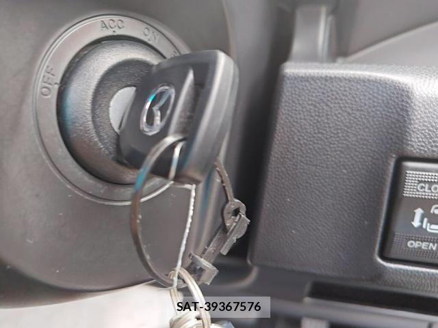 Mazda PREMACY 2013-05 8355343-16
