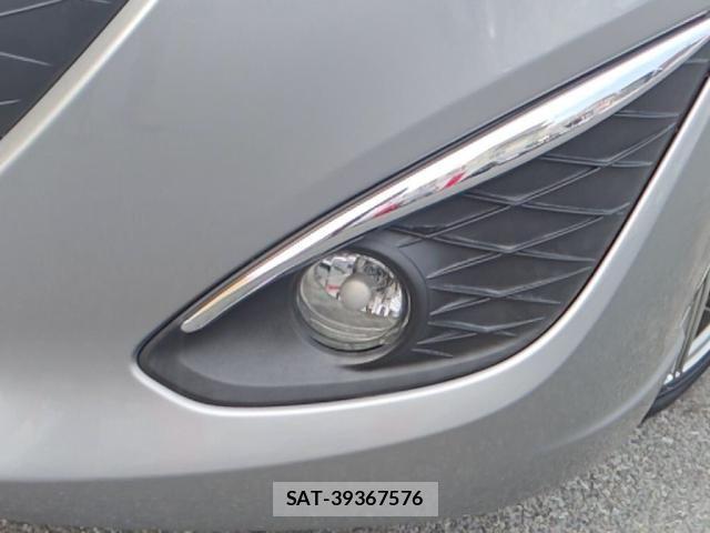 Mazda PREMACY 2013-05 8355343-27