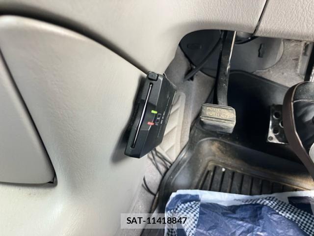 Mazda PREMACY 2000-01 8414400-19