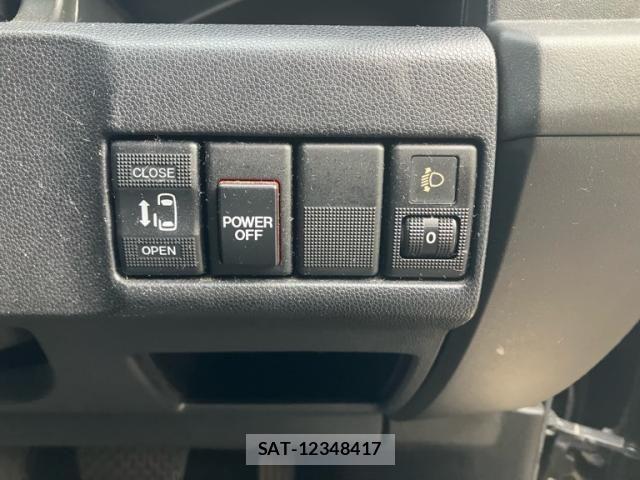 Mazda PREMACY 2013-09 8458200-13