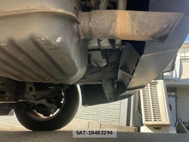 Mazda PREMACY 2011-09 8485922-7