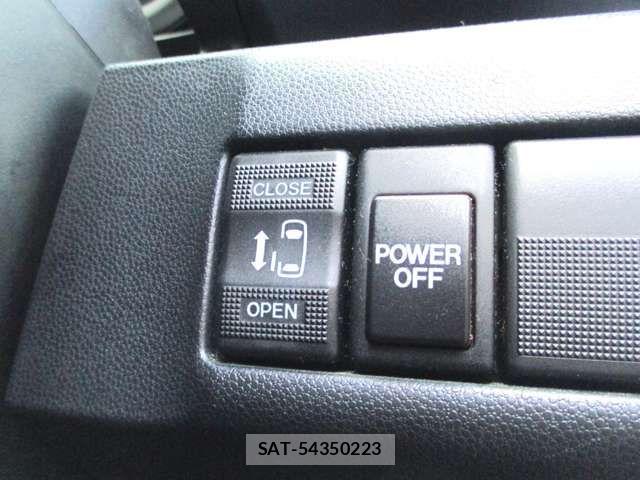 Mazda PREMACY 2013-06 8526600-2