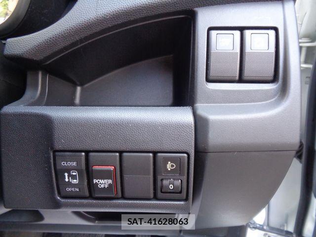 Mazda PREMACY 2013-11 8563187-26