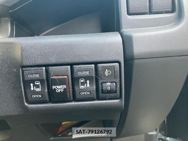 Mazda PREMACY 2017-12 8563188-14