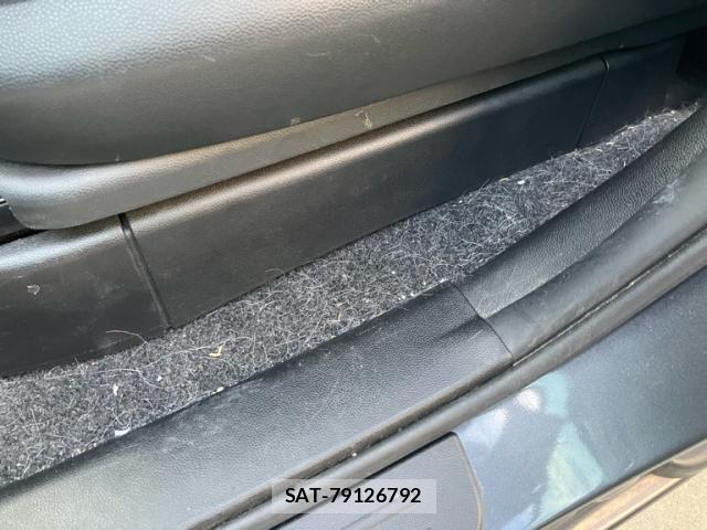 Mazda PREMACY 2017-12 8563188-25