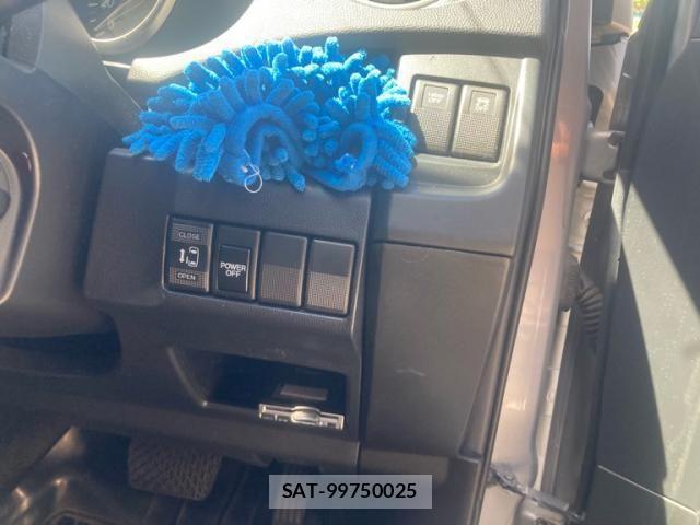 Mazda PREMACY 2012-06 8660980-11