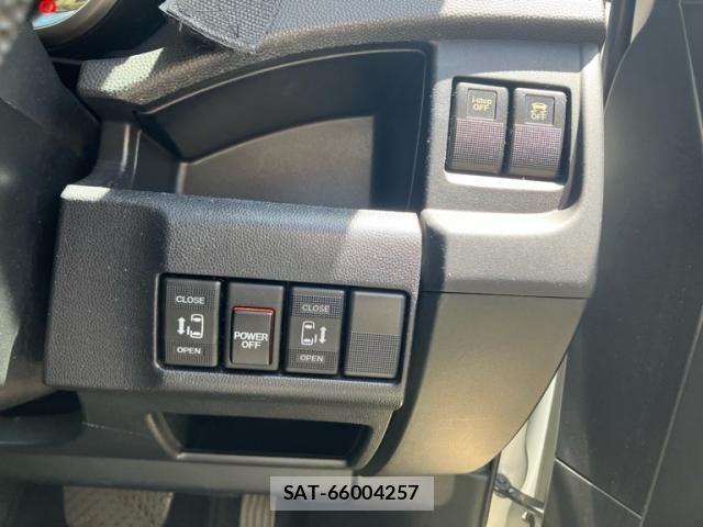 Mazda PREMACY 2014-03 8745225-18
