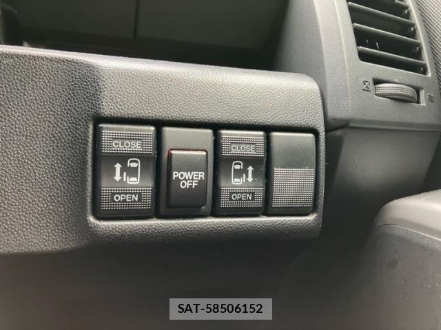 Mazda PREMACY 2010-02 8831084-23