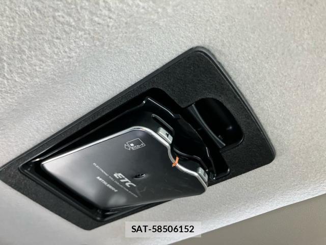 Mazda PREMACY 2010-02 8831084-24