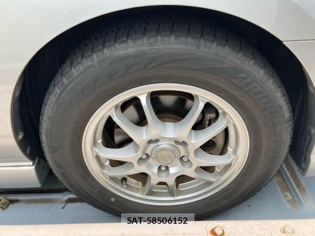 Mazda PREMACY 2010-02 8831084-8