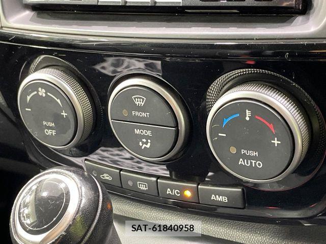 Mazda PREMACY 2014-04 8831082-6