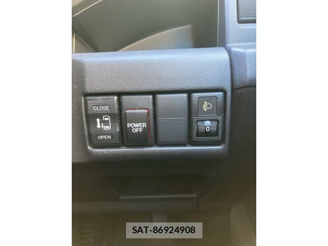 Mazda PREMACY 2011-09 8871829-16