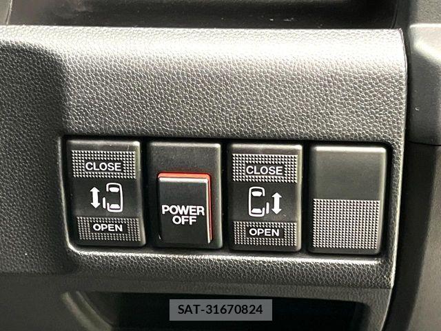 Mazda PREMACY 2011-09 8884181-3