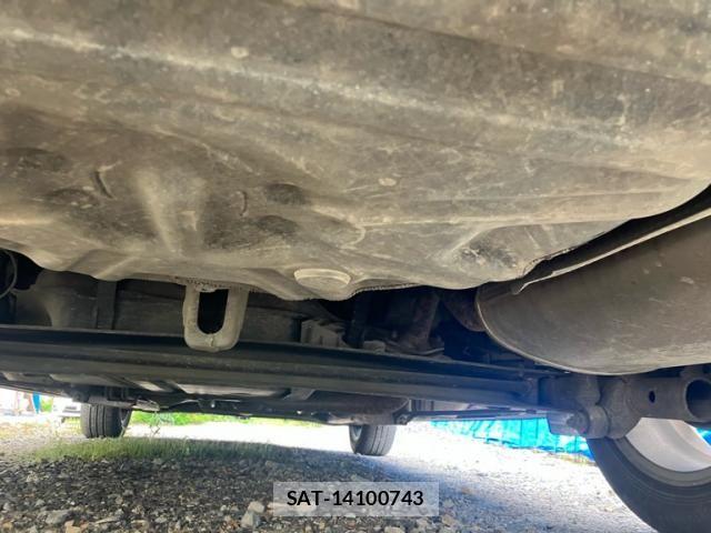 Toyota PREMIO 2013-07 7329391-11