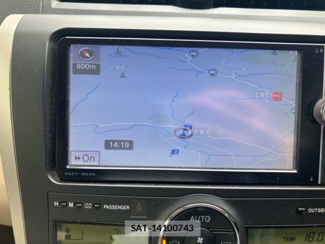 Toyota PREMIO 2013-07 7329391-16