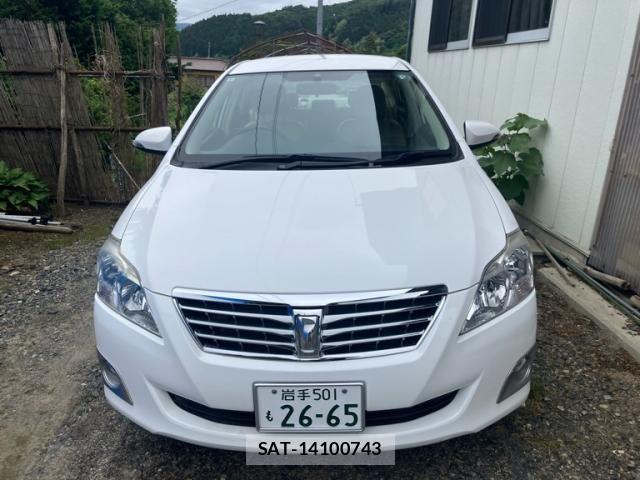 Toyota PREMIO 2013-07 7329391-1