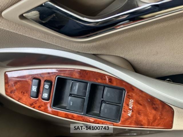Toyota PREMIO 2013-07 7329391-22