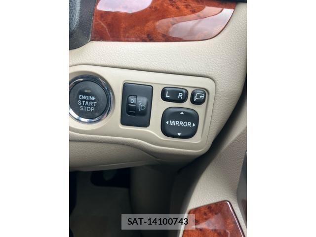 Toyota PREMIO 2013-07 7329391-23