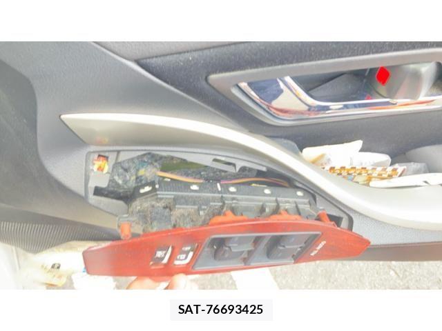 Toyota PREMIO 2010-12 7329390-17