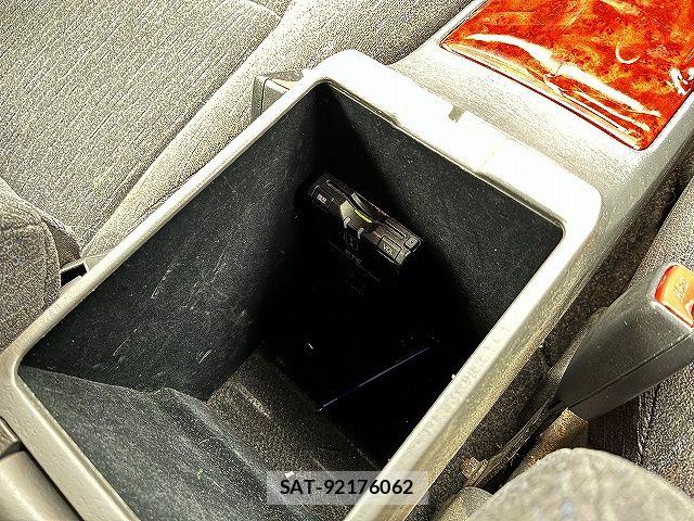 Toyota PREMIO 2007-05 7359319-15