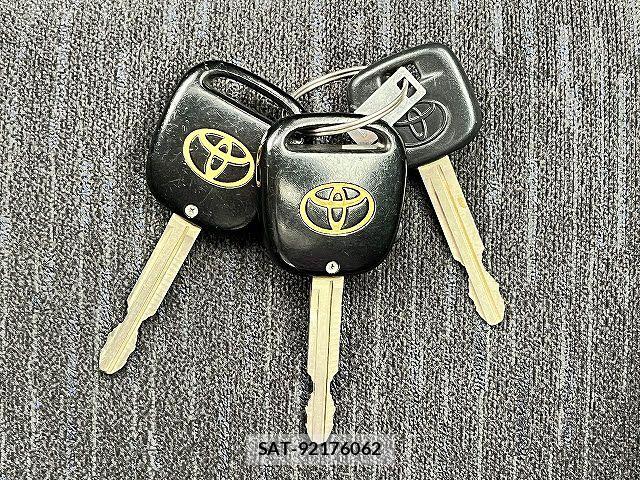 Toyota PREMIO 2007-05 7359319-25