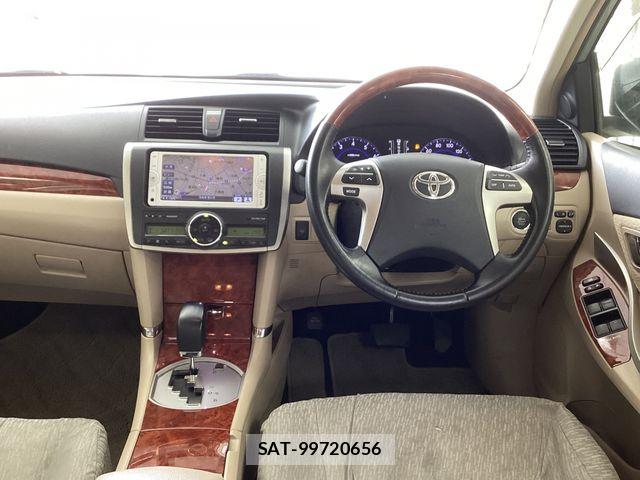 Toyota PREMIO 2013-03 7502248-1