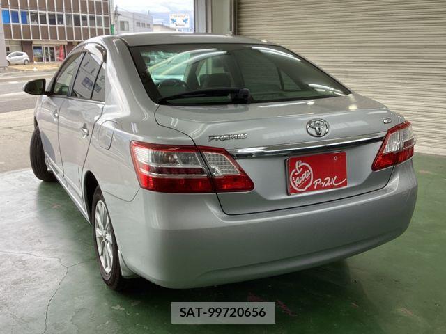 Toyota PREMIO 2013-03 7502248-2