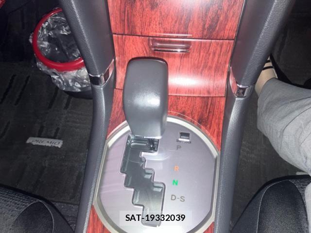 Toyota PREMIO 2008-07 7727264-10
