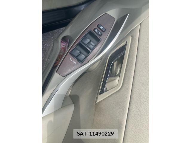 Toyota PREMIO 2010-09 7788232-9