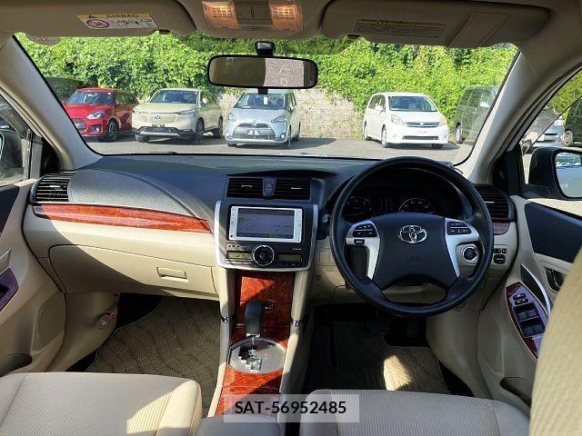 Toyota PREMIO 2013-12 7963289-1