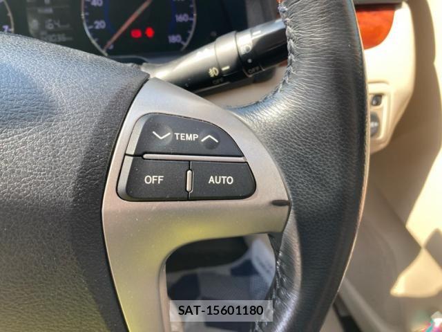 Toyota PREMIO 2013-11 8075133-17