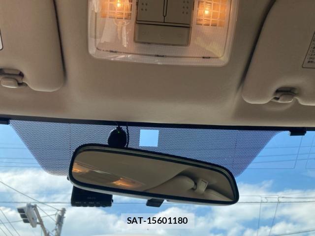Toyota PREMIO 2013-11 8075133-22