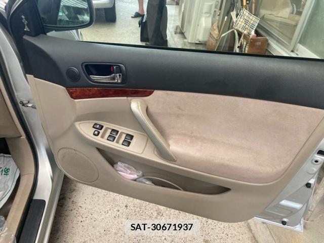 Toyota PREMIO 2003-10 8101228-10