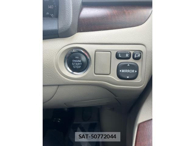 Toyota PREMIO 2012-06 8101227-10