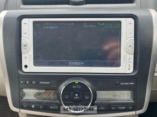 Toyota PREMIO 2012-06 8101227-12