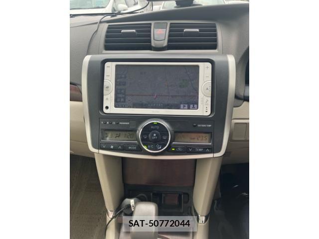 Toyota PREMIO 2012-06 8101227-14